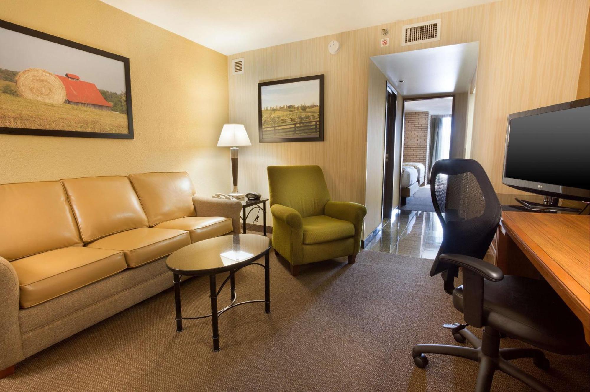 Drury Inn & Suites パデューカ エクステリア 写真