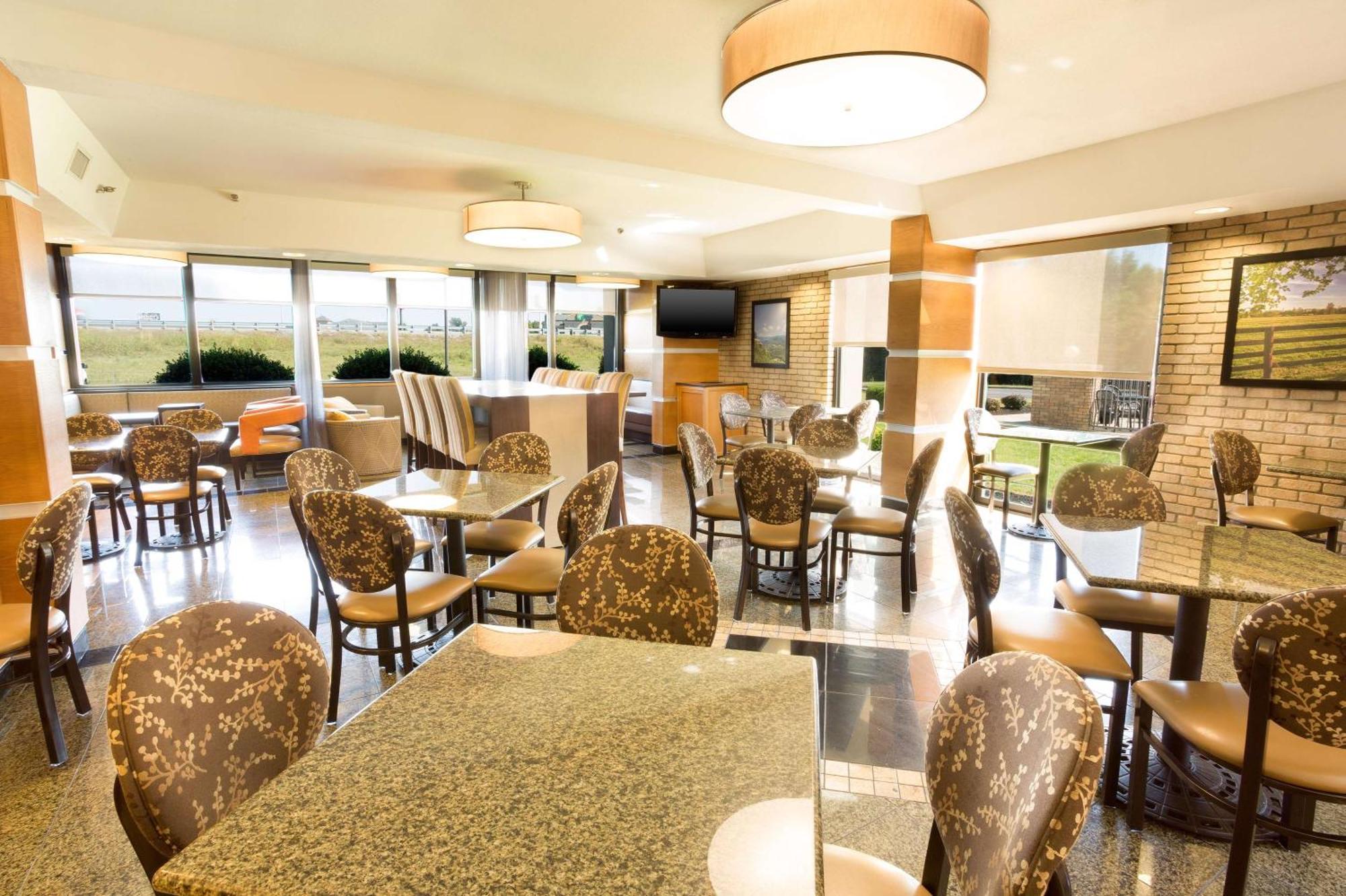 Drury Inn & Suites パデューカ エクステリア 写真