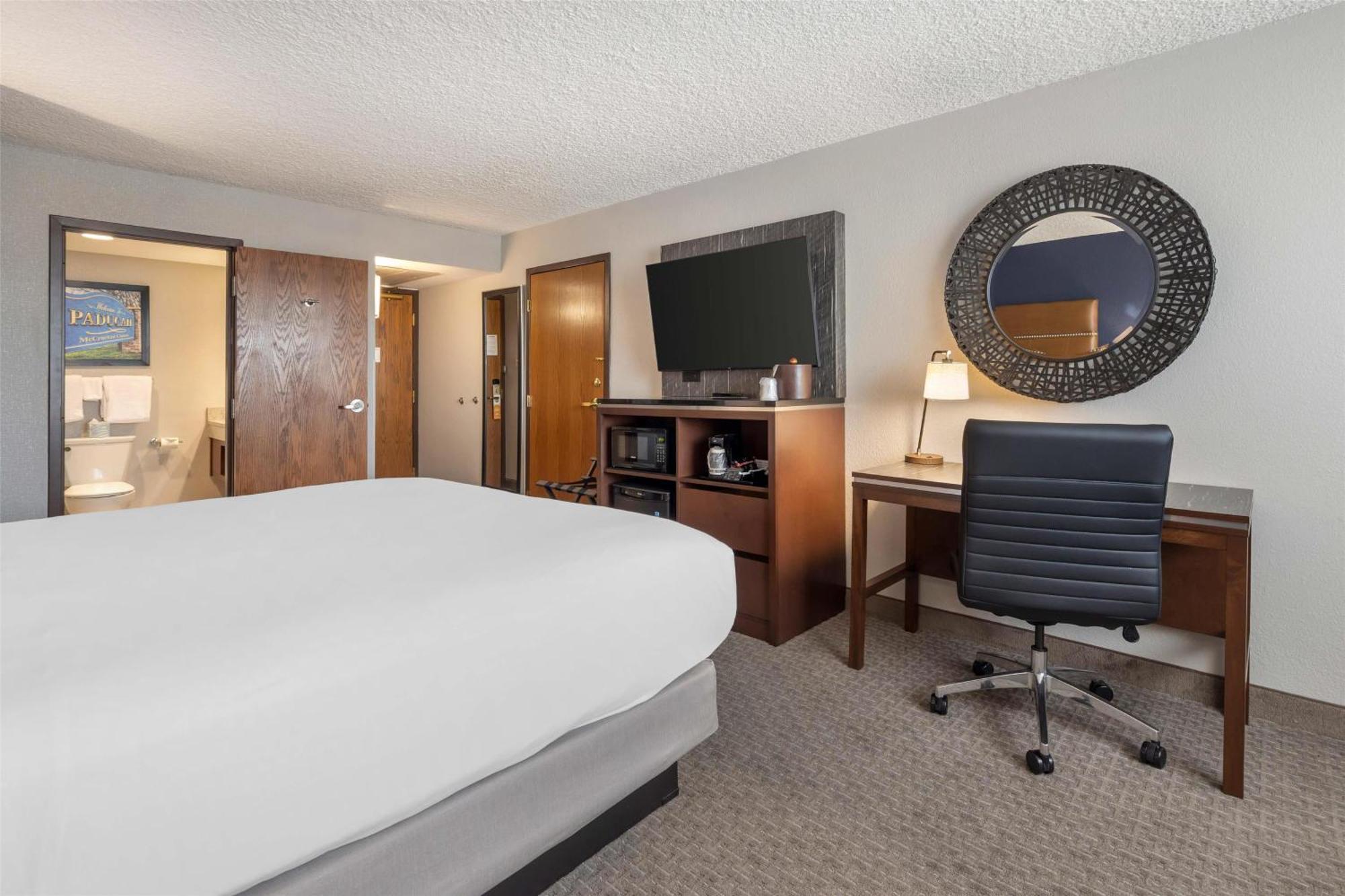 Drury Inn & Suites パデューカ エクステリア 写真