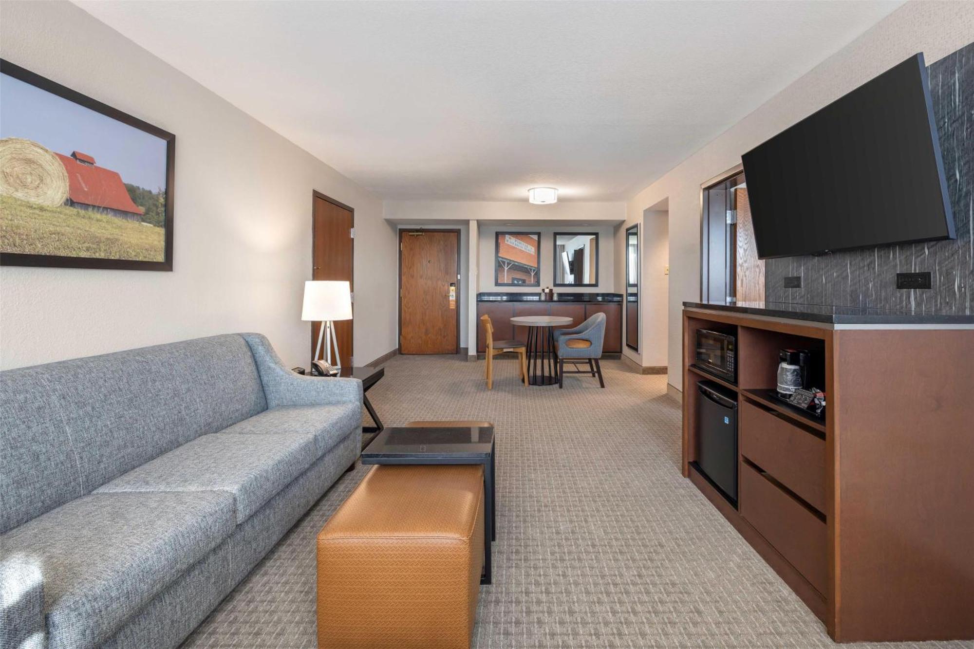 Drury Inn & Suites パデューカ エクステリア 写真