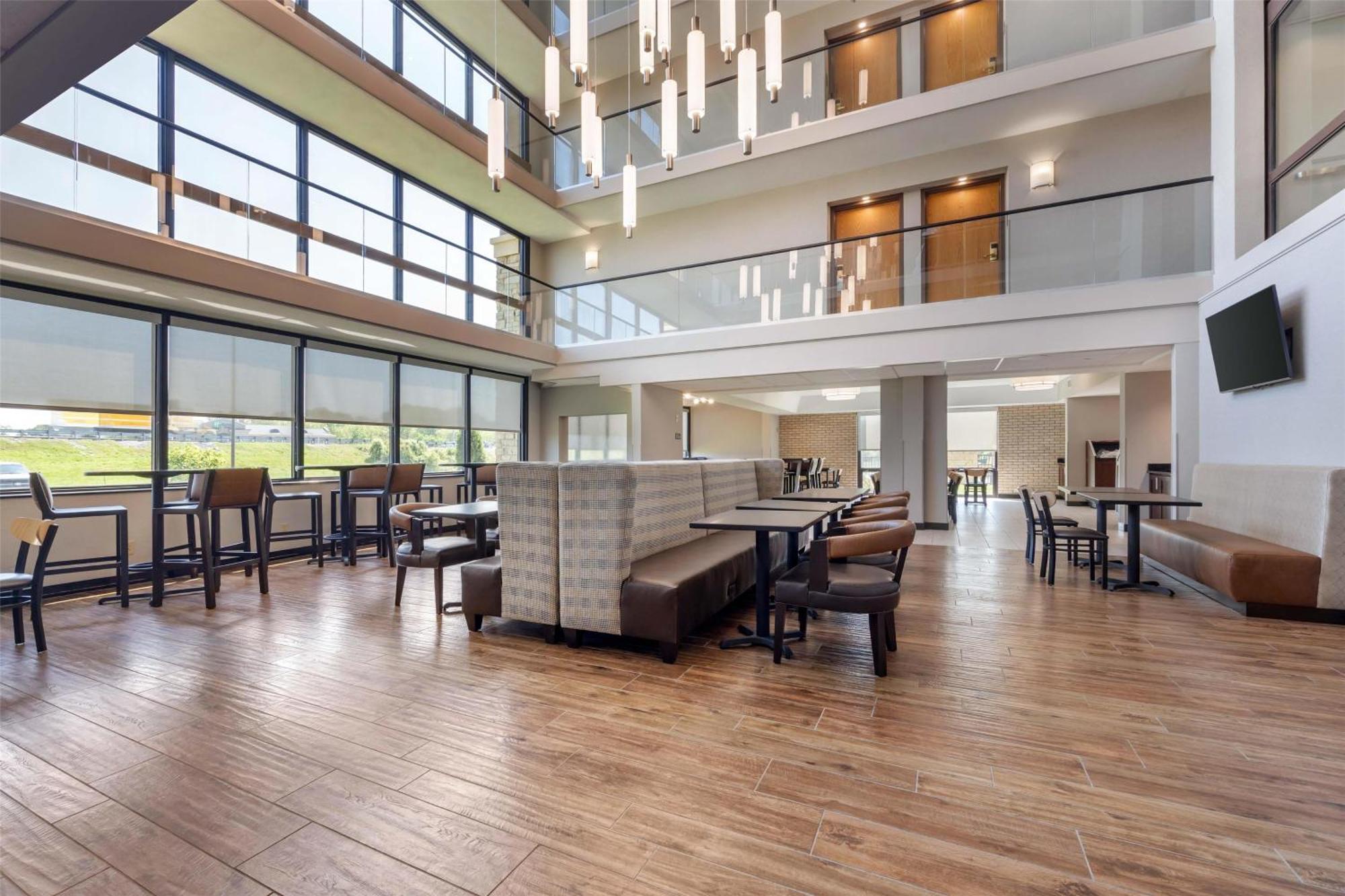 Drury Inn & Suites パデューカ エクステリア 写真